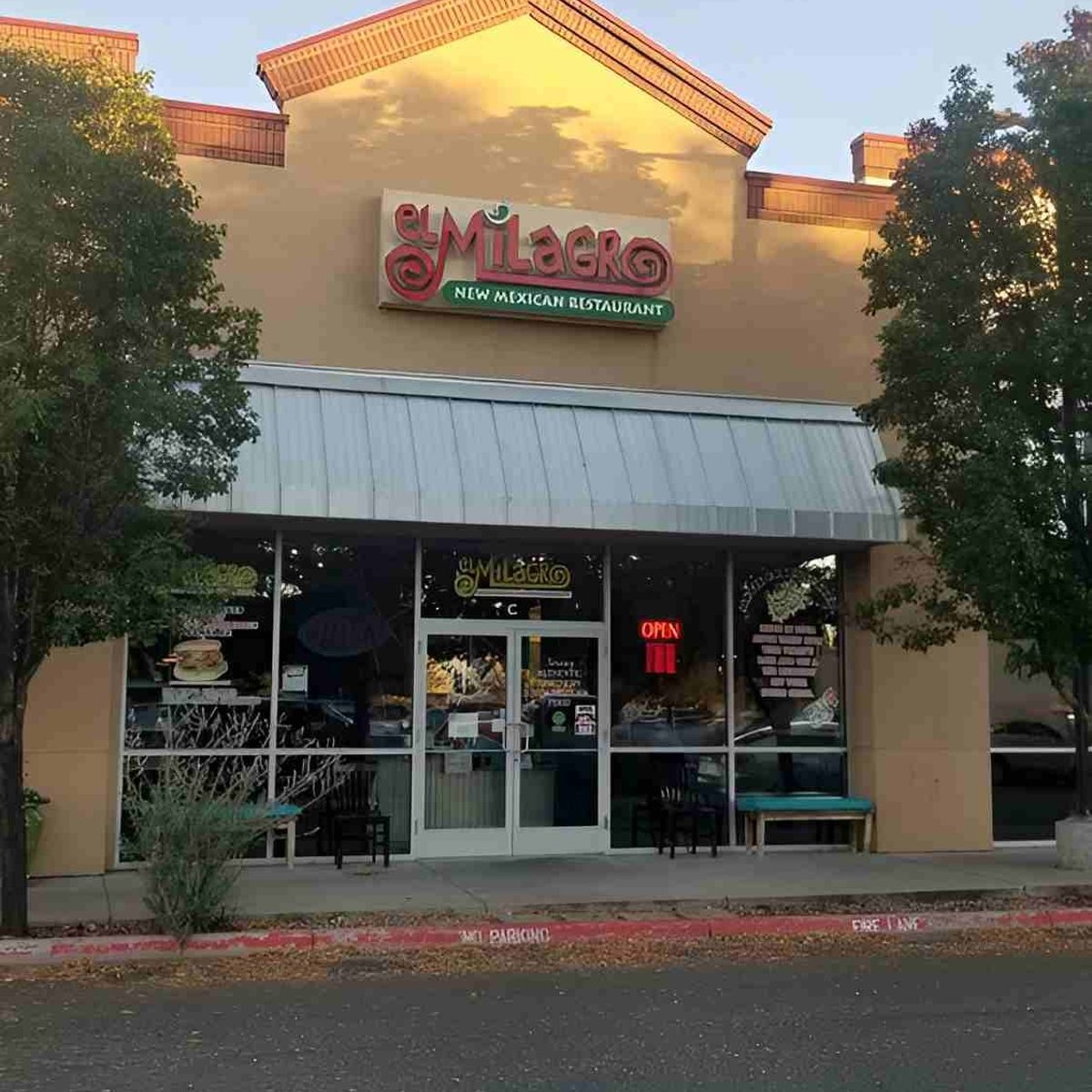 Welcome to       El Milagro Restaurant